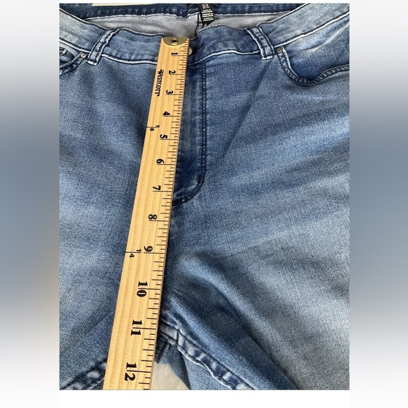 Jones New York Women’s Blue Lexington Cuff Capri Size 16 Alice Wash Slim Leg - Picture 11 of 16